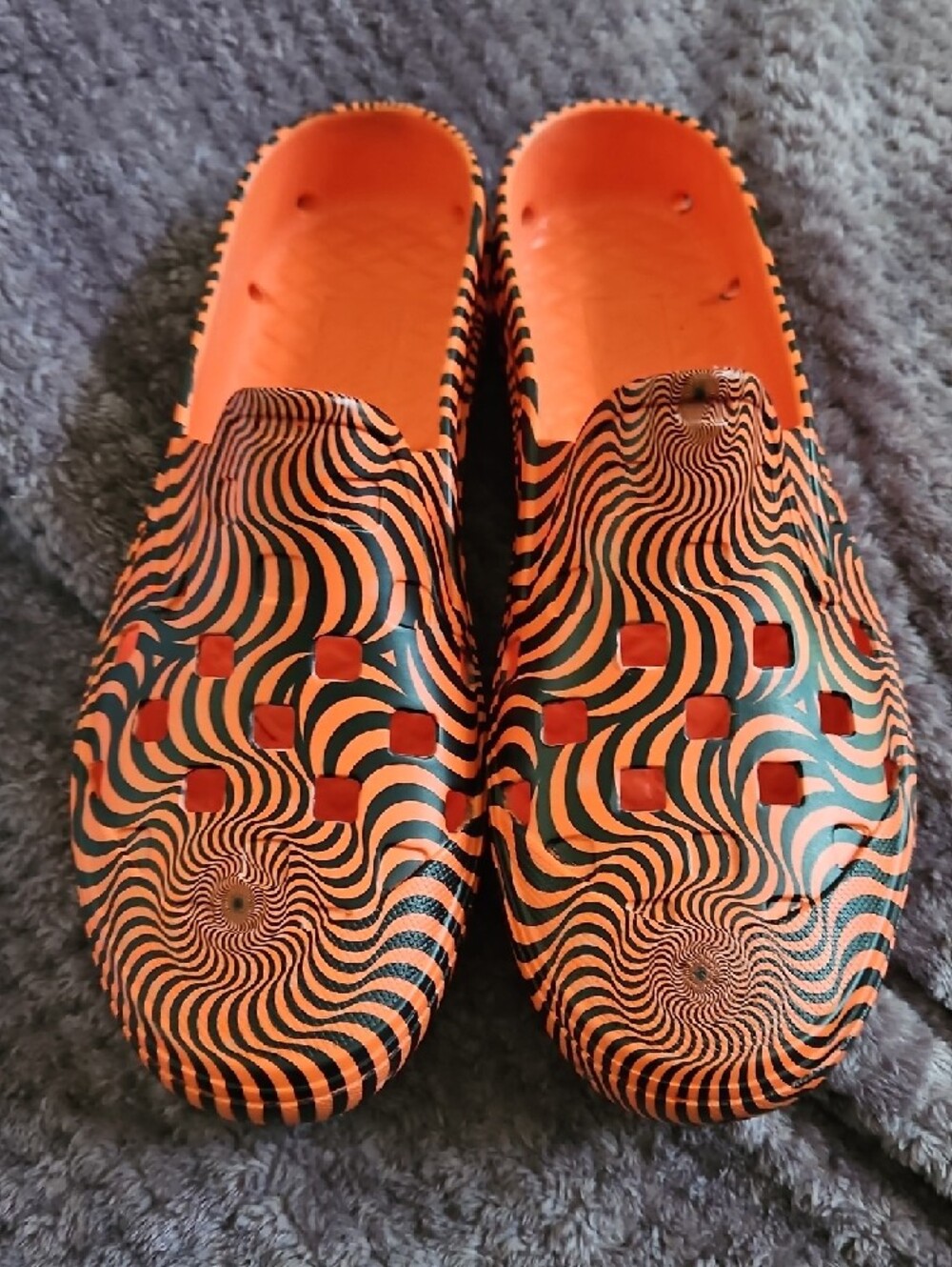 Vans Orange and Black Swirl Slip-On Clogs - Picture 4 of 7